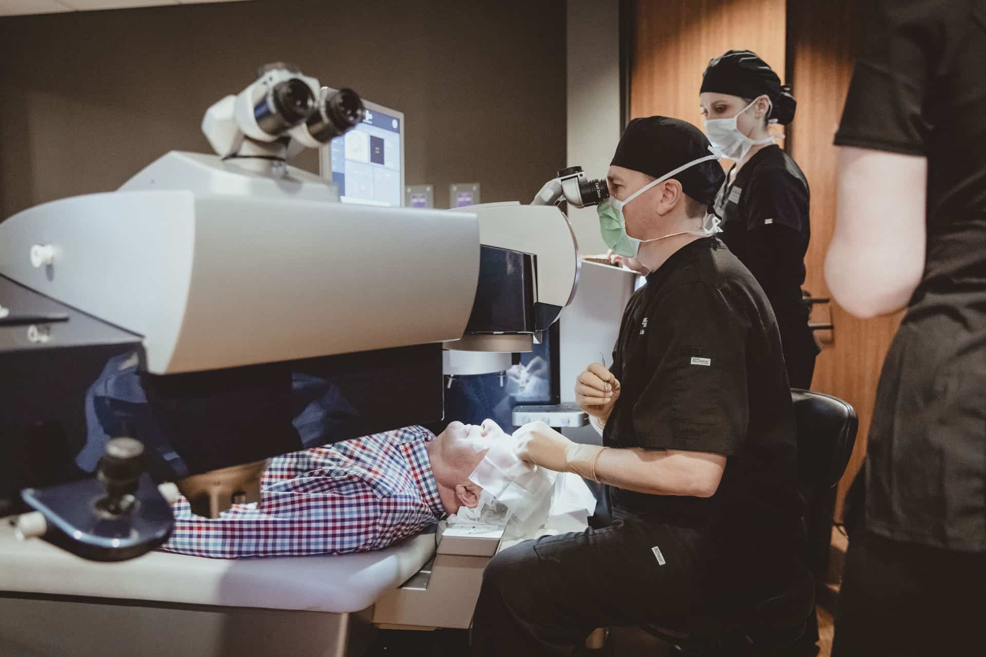 What You Should Know About Laser Eye Surgery Price in